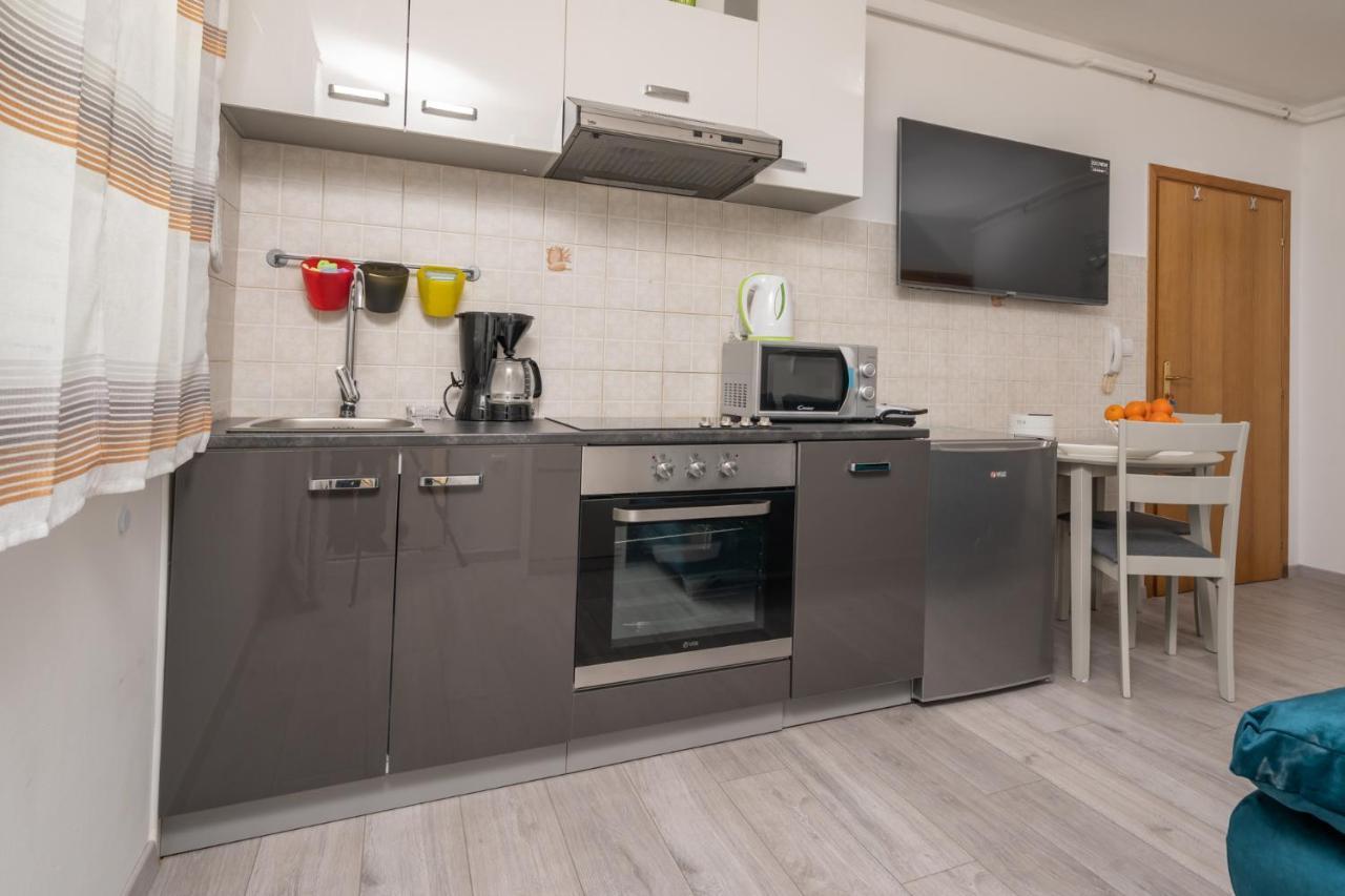 Apartment Fiorella Pula Exteriör bild